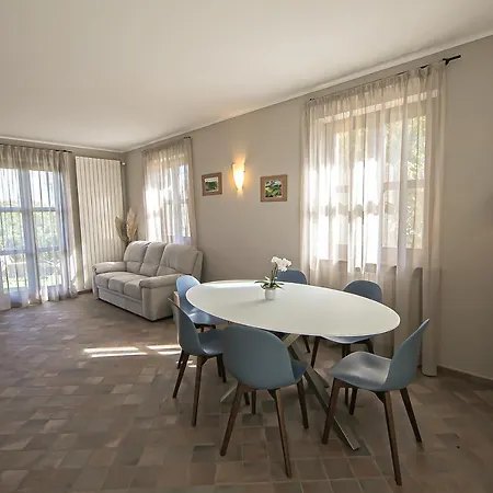 La Torricella Vacanze Con Piscina Vakantiehuis Monforte dʼAlba