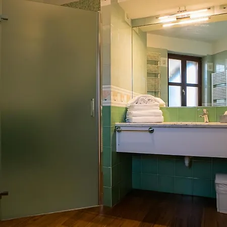 Casa de Férias La Torricella Vacanze Con Piscina Monforte dʼAlba