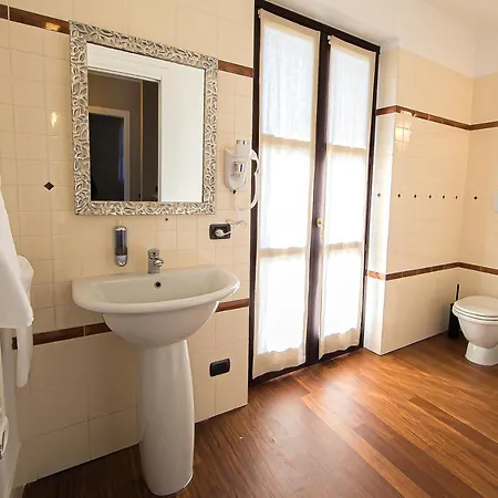 La Torricella Vacanze Con Piscina *