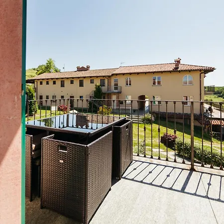 La Torricella Vacanze Con Piscina Monforte dʼAlba